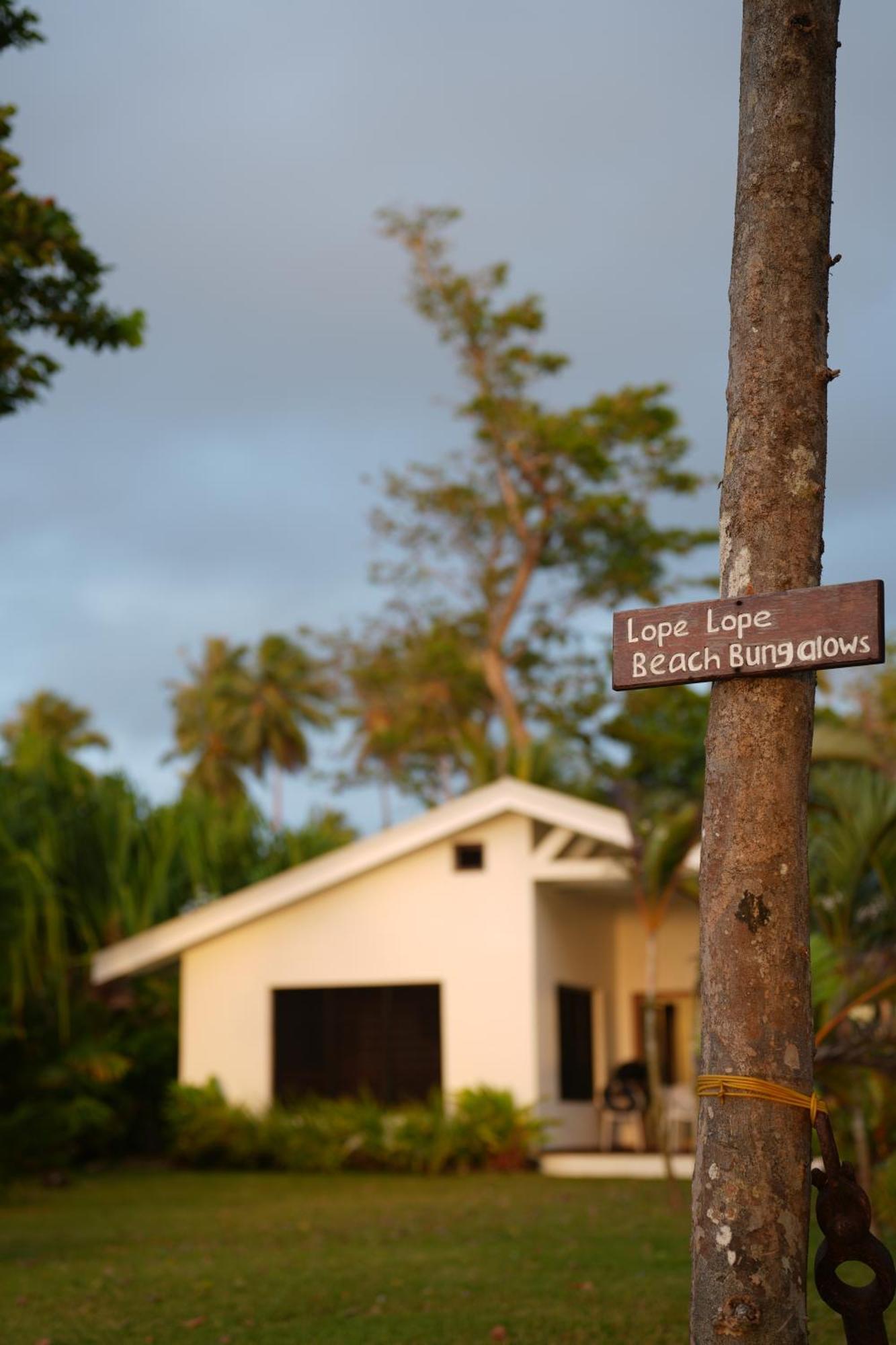 Lope Lope Beach Bungalows Luganville Exterior foto